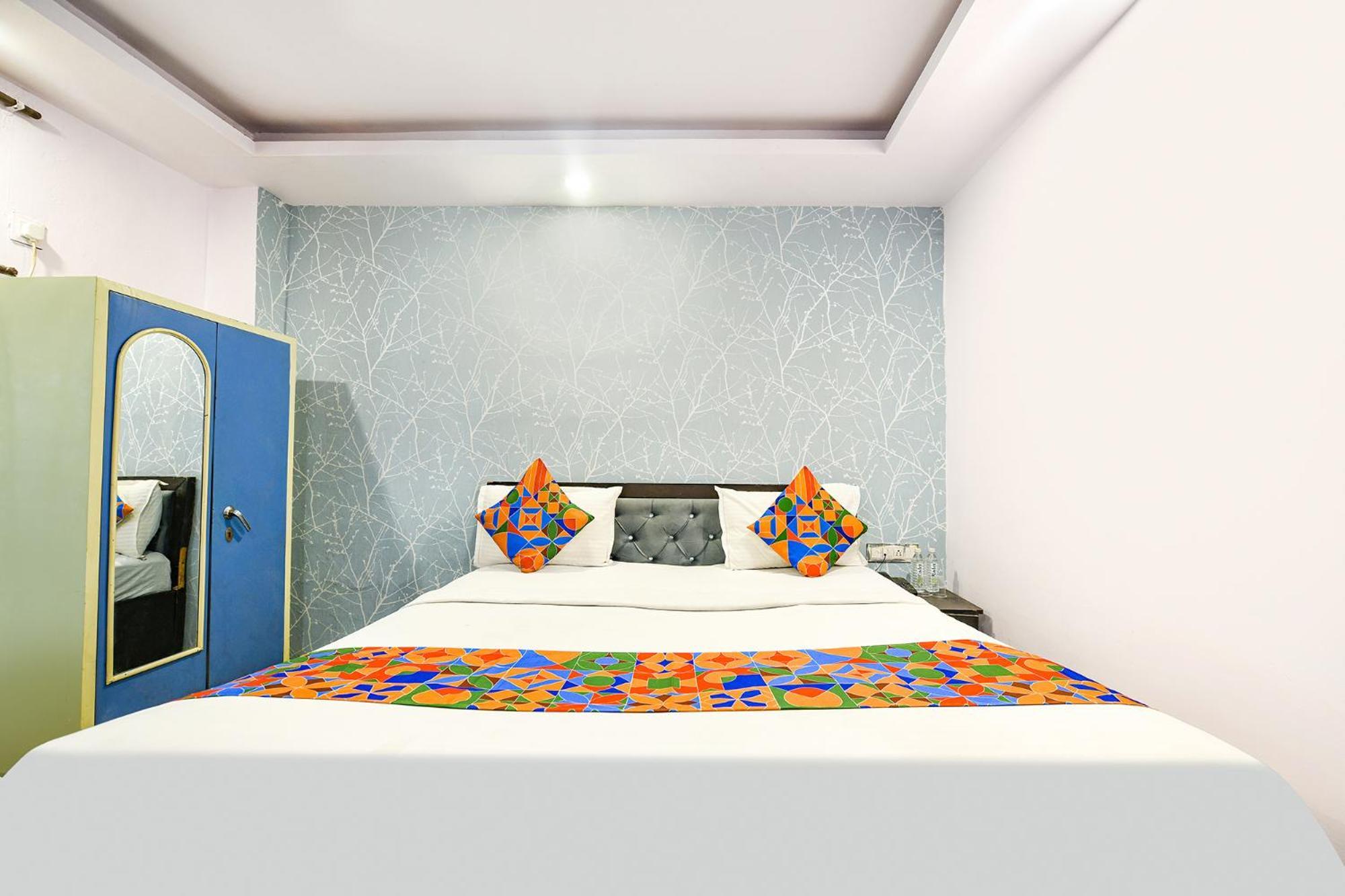 Fabhotel Pp Residency Tilak Nagar New Delhi Exterior photo